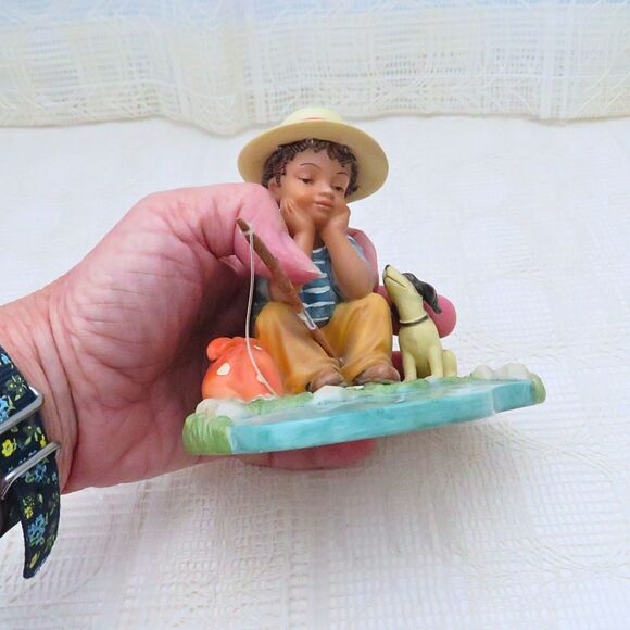 Cloud Works Figurine Sweet Memories 50032 Boy with Dog at Fishing Hole - Picture 5 of 6